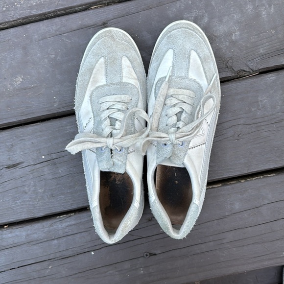 Vionic gray and white leather women’s sneakers size 10 - Picture 2 of 7